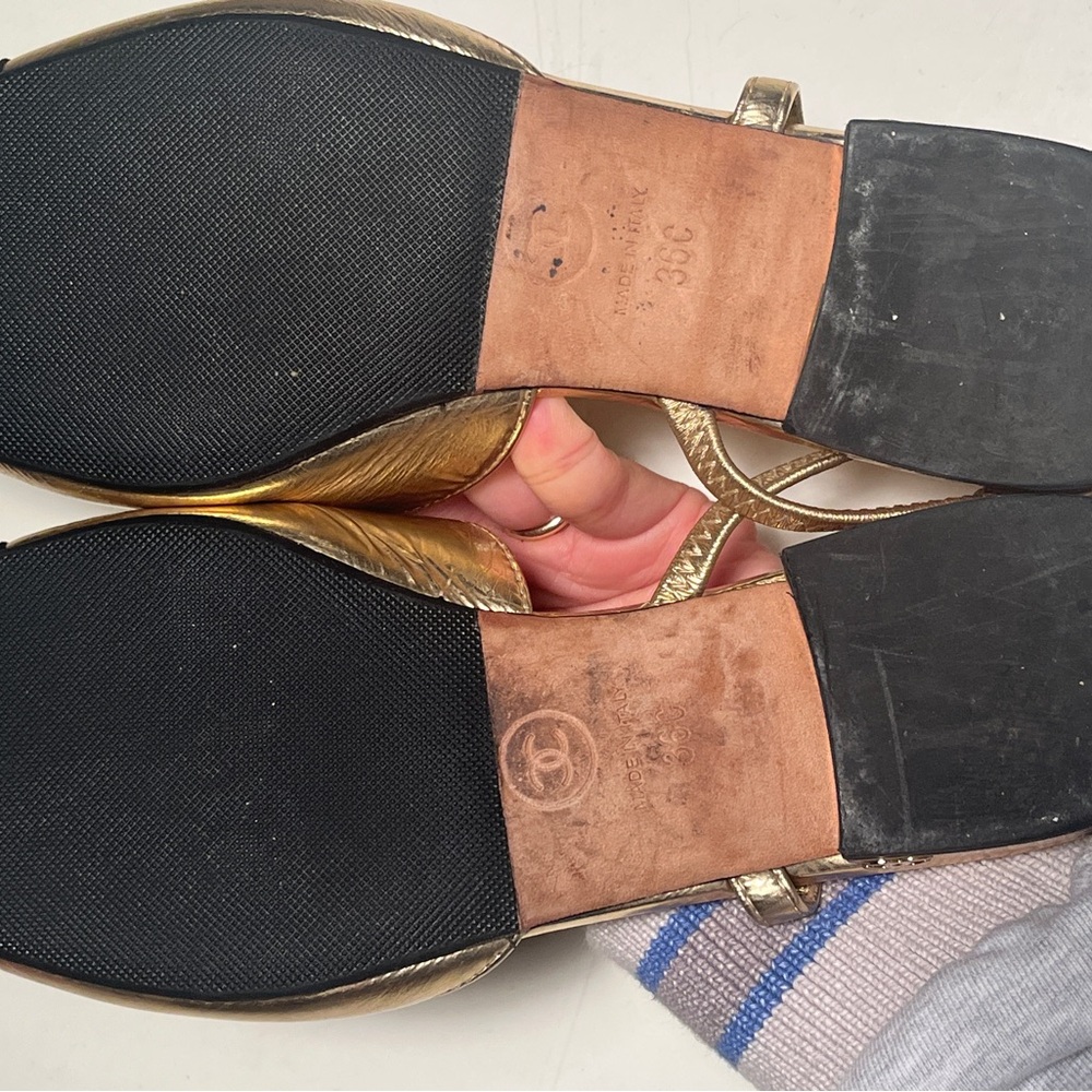 CHANEL Gold and Black Slingback Heels - Picture 6 of 9